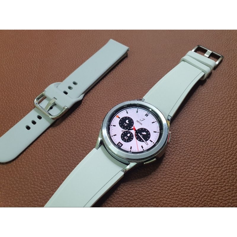 Đồng hồ Samsung Galaxy Watch 4 Classic 42mm LTE/GPS