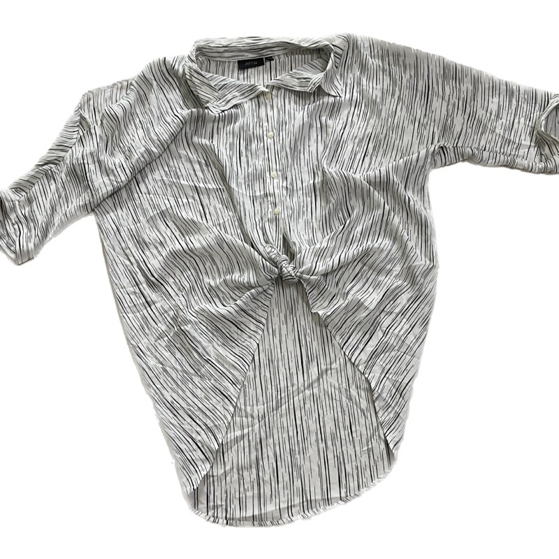 Áo sơ mi hở vai dáng dài , chất vải k nhăn,mịn