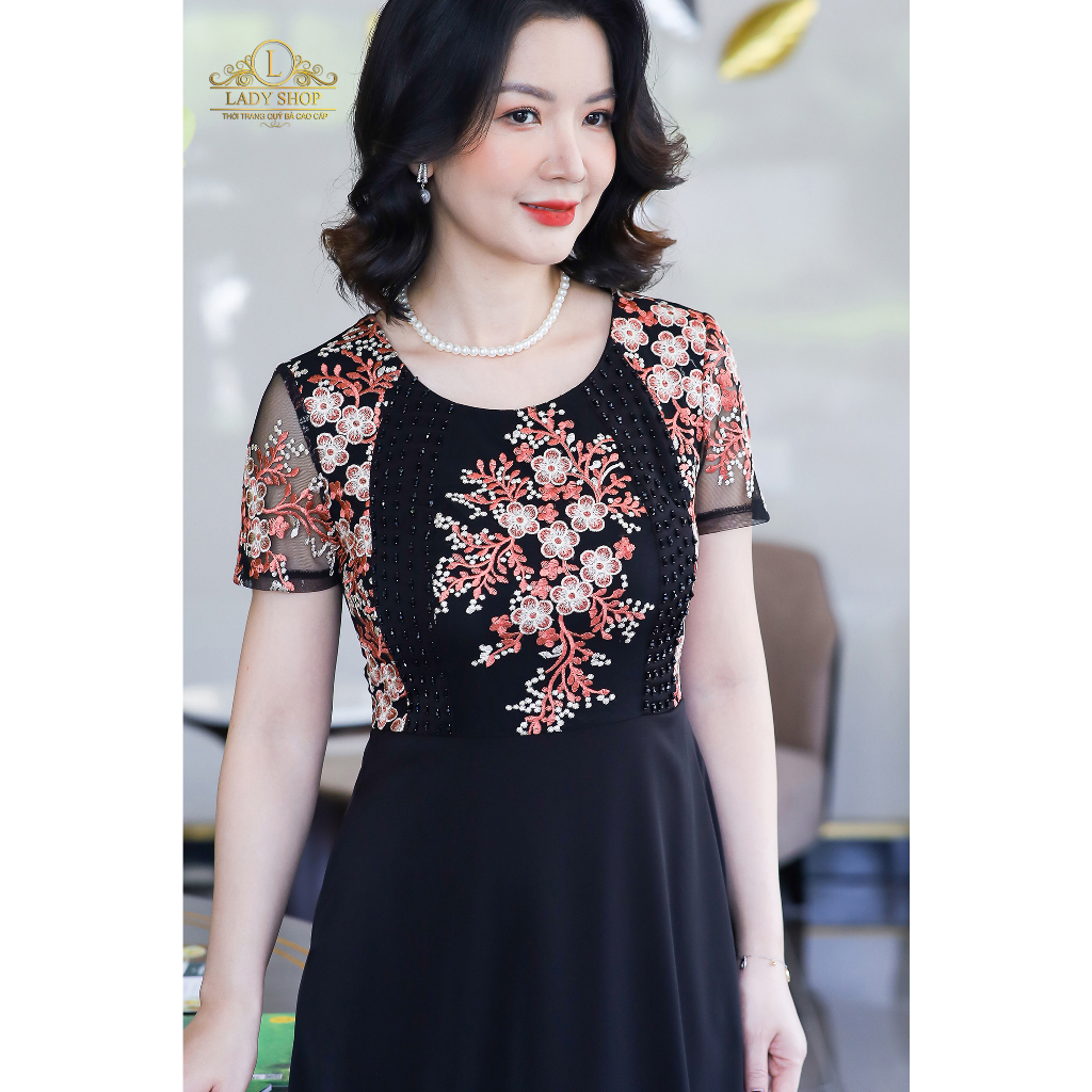 Đầm Maxi ren phối lụa nhật kết đá Ladyshop thời trang trung niên cao cấp T171