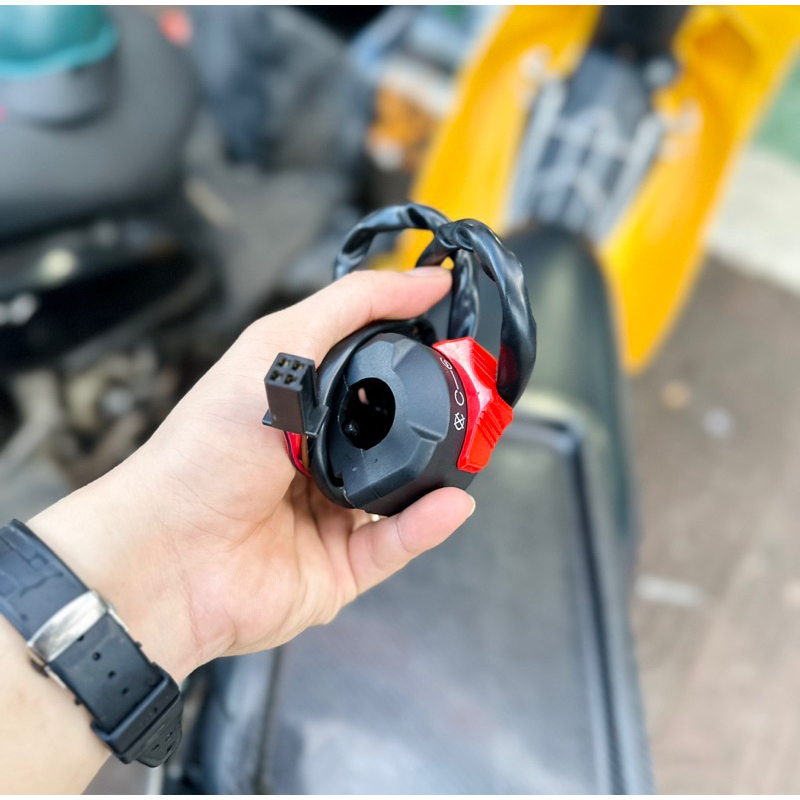 Cùm công Tắc yamaha TFX A50 bên phải lắp nhiều dòng xe