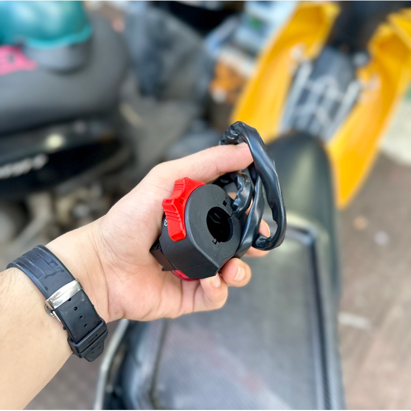 Cùm công Tắc yamaha TFX A50 bên phải lắp nhiều dòng xe