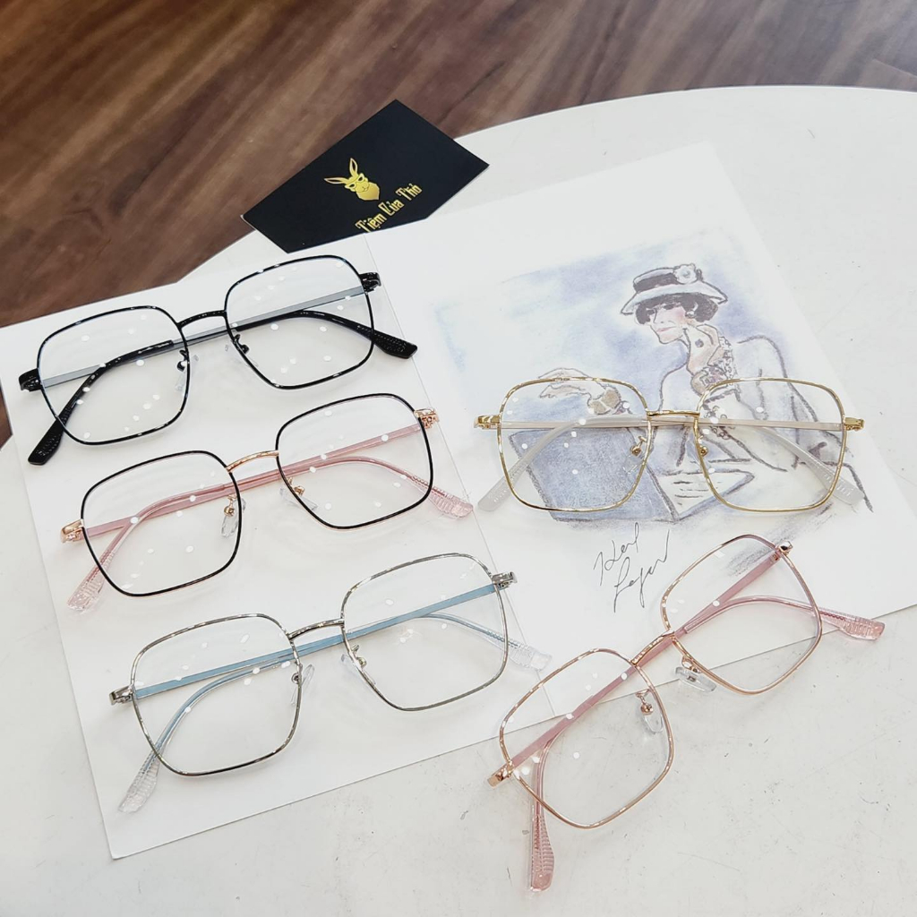 Kính vuông kim loại dễ đeo 8250