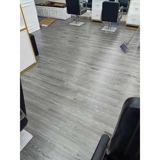 72 tấm Sàn nhựa giả vân gỗ loại 1 có sẵn keo bóc dán , vật liệu mới nhẹ có lớp tráng nhôm cao cấp