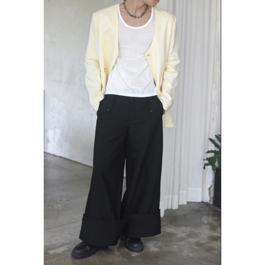 CUFFED TROUSERS - Quần tây đen dài may xắn gấu bảng to