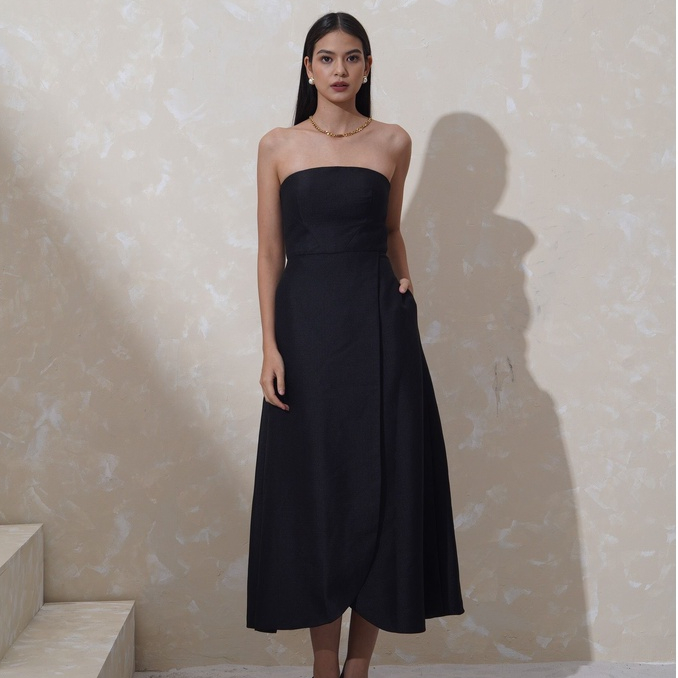 Váy cúp ngang, xiết eo trên, kết hợp thân tà xếp chéo, túi 2 bên hông, khóa giọt nước ARID DRESS | NYA STUDIO