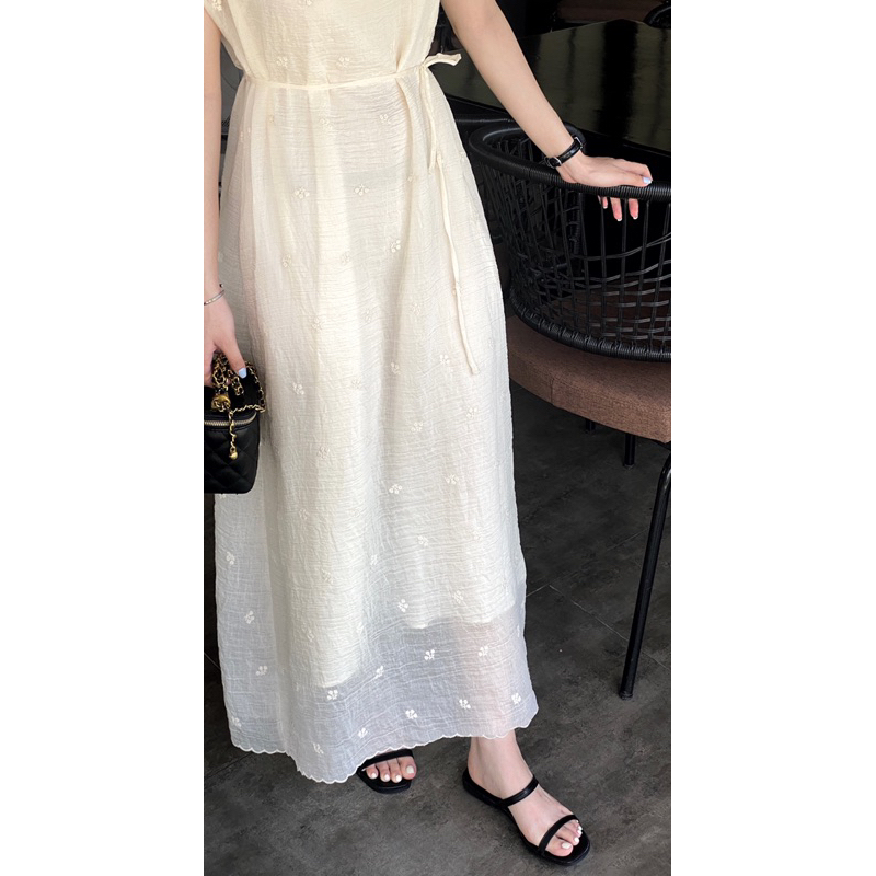 Váy Lisa/Rosie tơ thêu hoa 2 lớp dáng dài