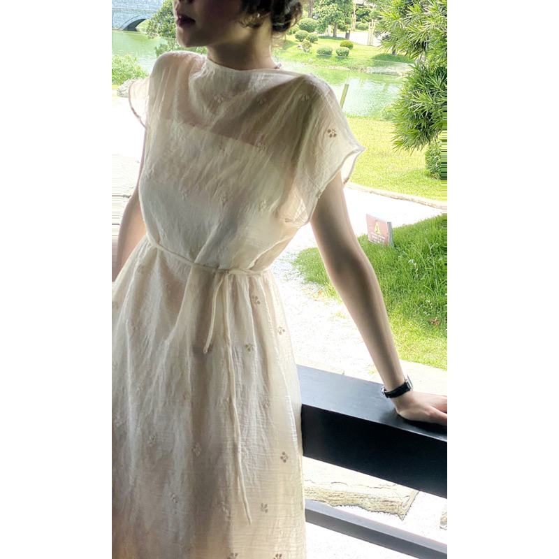 Váy Lisa/Rosie tơ thêu hoa 2 lớp dáng dài