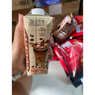 Nescafe' cà phê sữa đá uống liền- Lon 180ml (HSD 02/2025-Vị Latte)