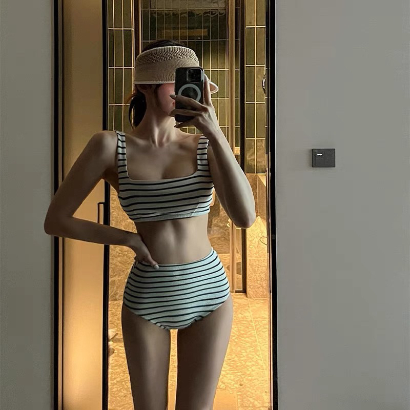 Set bra hai dây sọc cổ vuông