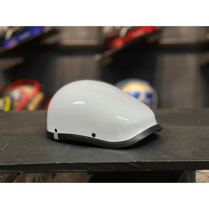 Nón mũ bảo hiểm  beret thời trang mẫu nhỏ gọn nhẹ.