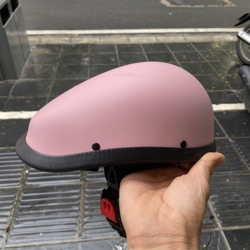 Nón mũ bảo hiểm  beret thời trang mẫu nhỏ gọn nhẹ.