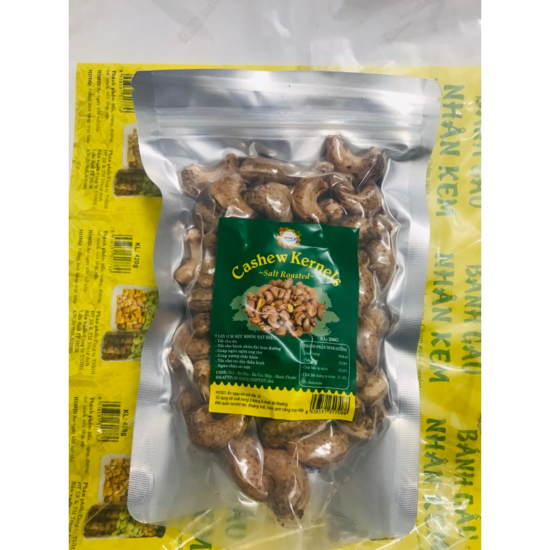 Hạt điều còn vỏ lụa rang muối size to cồ 250g [Roasted Salted Cashew Nuts]