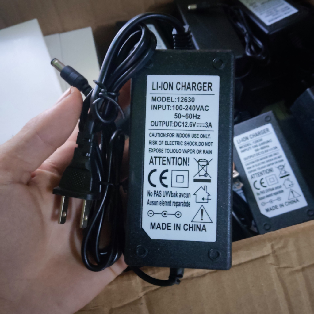 Sạc 3S 3A 12,6V mới. Chuyên dùng sạc pin máy khoan, sạc bình pin kích điện, Dùng được cho pin Lithium Li-on và lipo