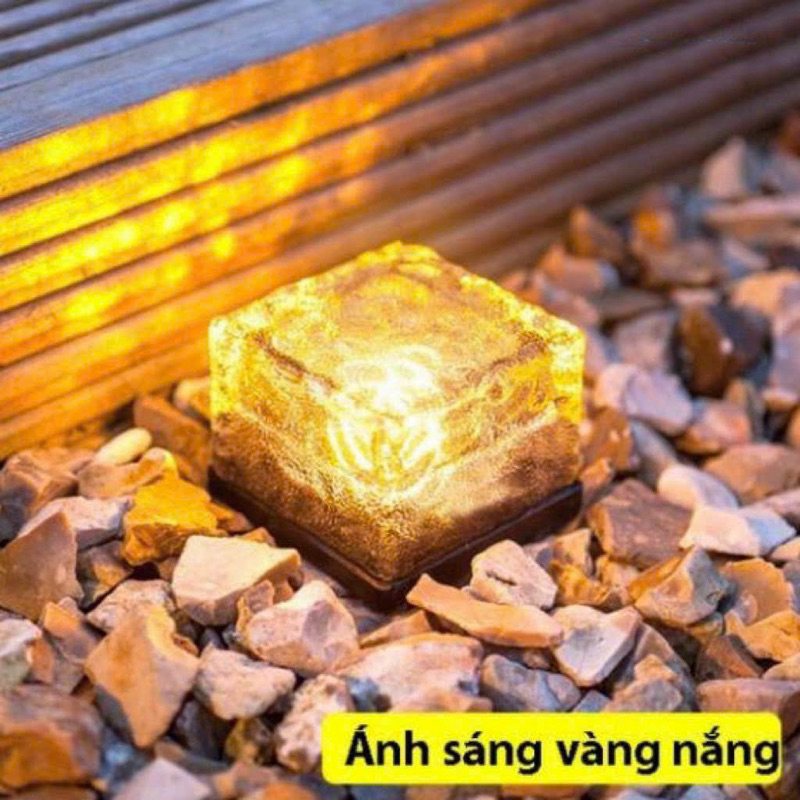 Đèn viên đá năng lượng mặt trời dùng trang trí sân vườn