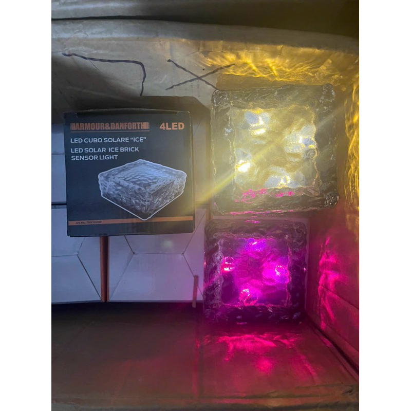 Đèn viên đá năng lượng mặt trời dùng trang trí sân vườn