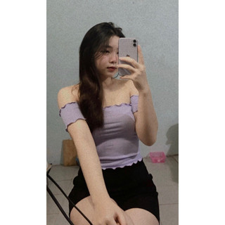 Áo croptop trễ vai siêu xinh xắn