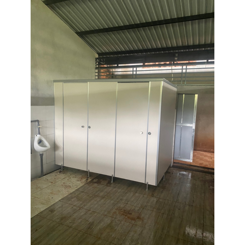 Thi công trọn gói vách ngăn nhà vệ sinh tấm compact, compact hpl màu kem 1004