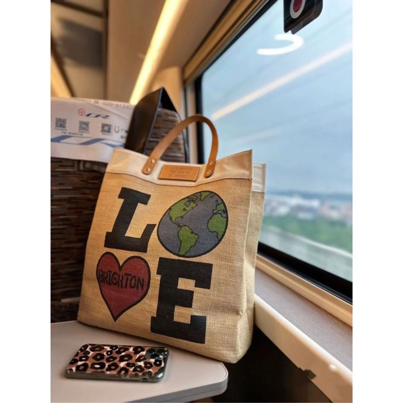 Túi tote Love dư xịn