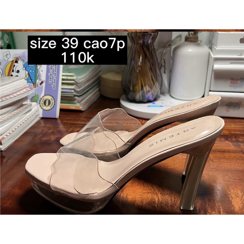 Giày cao gót màuu kem