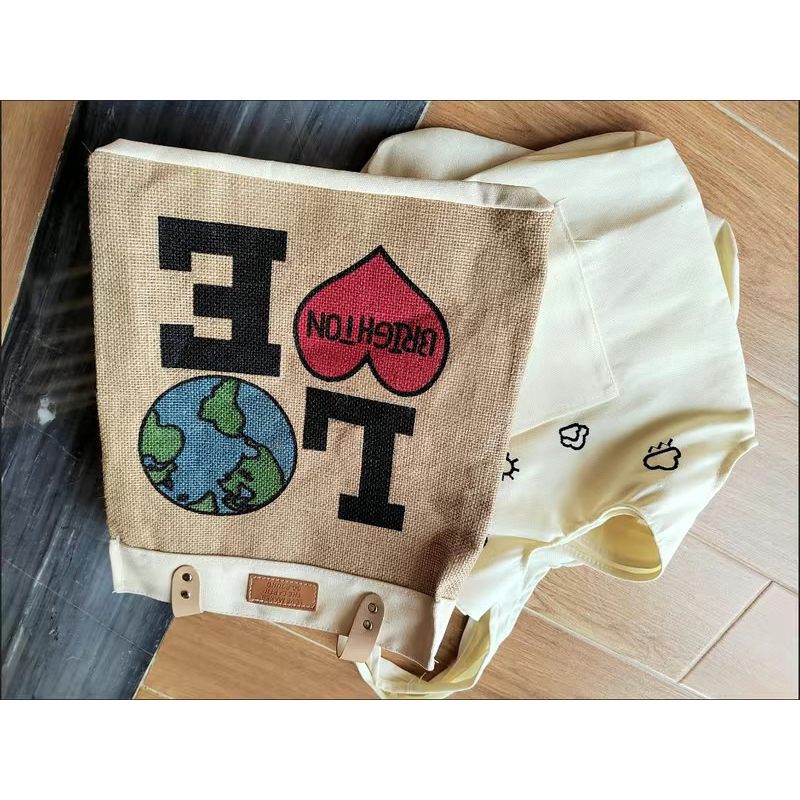 Túi tote Love dư xịn