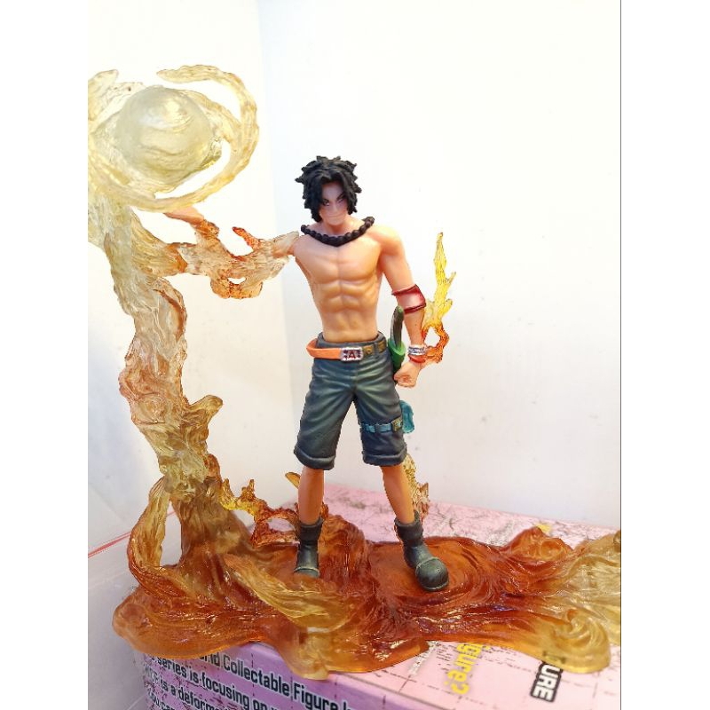 Mô hình One Piece - Ace đại chiến râu đen DXF fake