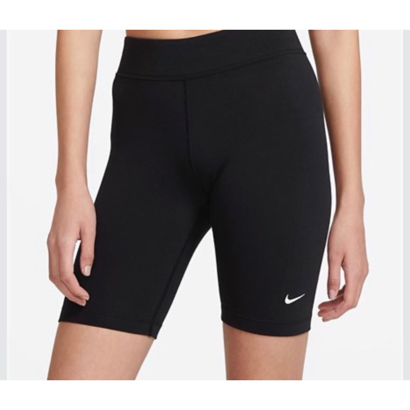 Quần leggin short Cycle Monogram đen logo in trắng hàng chuẩn
