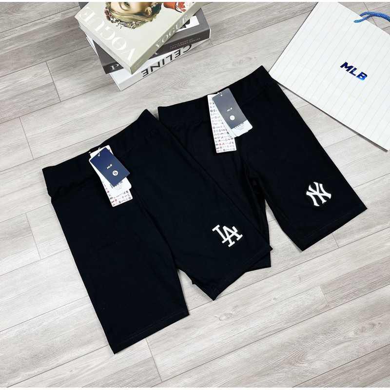 Quần leggin short Cycle Monogram đen logo in trắng hàng chuẩn