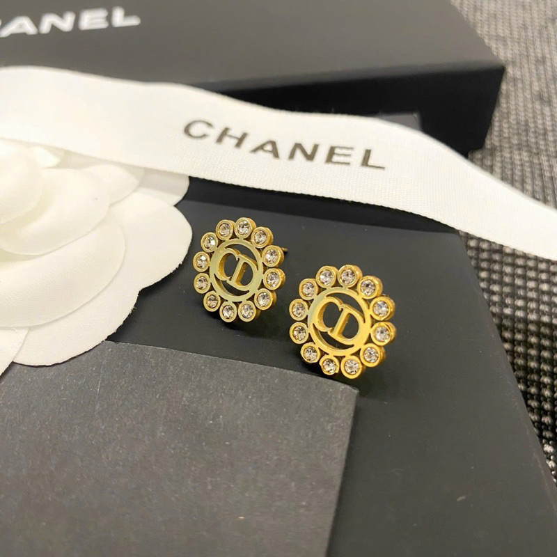 Bông tai titan cao cấp bền màu vĩnh viễn của Bà trùm phụ kiện