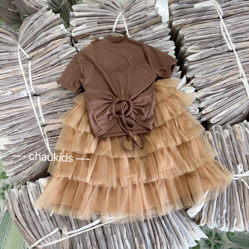 Bán giá sỉ: 8-30kg Set chân váy tầng lưới ren kèm áo tăm khoét lưng điệu đà