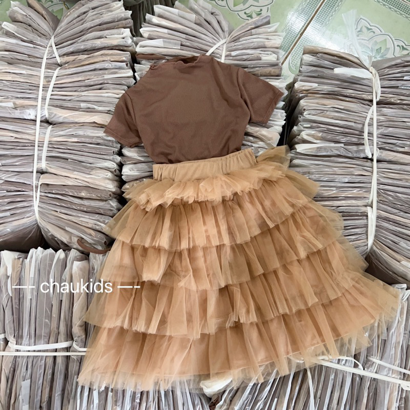 Bán giá sỉ: 8-30kg Set chân váy tầng lưới ren kèm áo tăm khoét lưng điệu đà