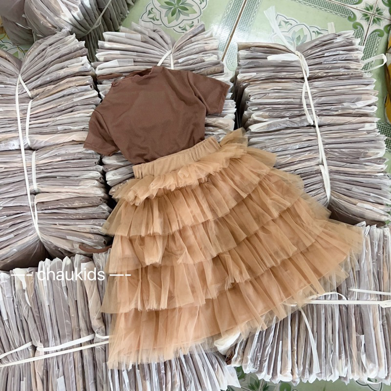 Bán giá sỉ: 8-30kg Set chân váy tầng lưới ren kèm áo tăm khoét lưng điệu đà