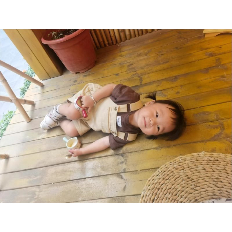 Sét quần yếm mix áo phông phong cách hàn cho bé