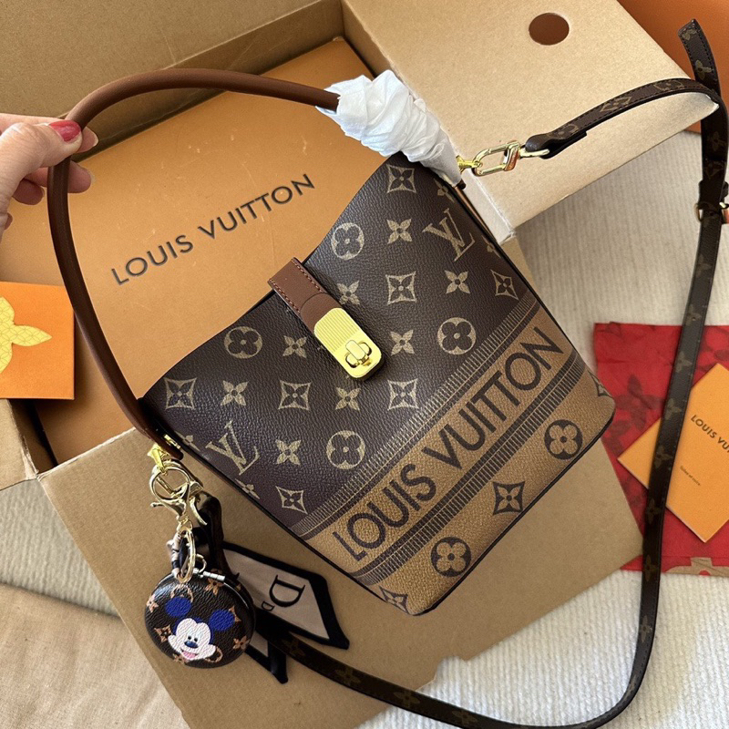 Túi Xách Nữ, Túi Ron Eo Vi Hoạ Tiết Mới Tặng Lèm Gương Và Khă. Super Full Box