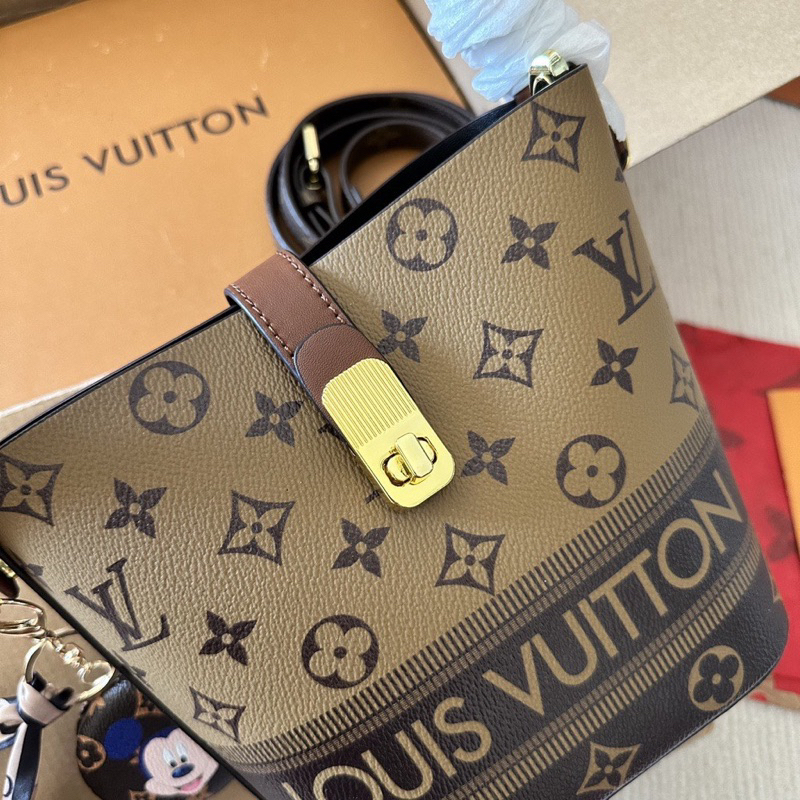 Túi Xách Nữ, Túi Ron Eo Vi Hoạ Tiết Mới Tặng Lèm Gương Và Khă. Super Full Box