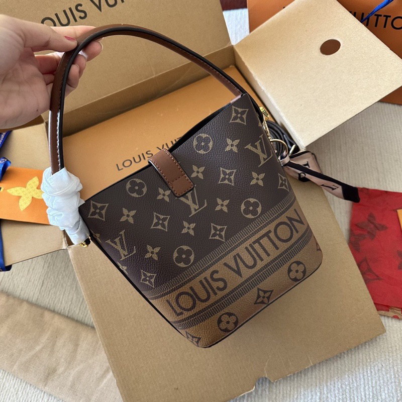 Túi Xách Nữ, Túi Ron Eo Vi Hoạ Tiết Mới Tặng Lèm Gương Và Khă. Super Full Box