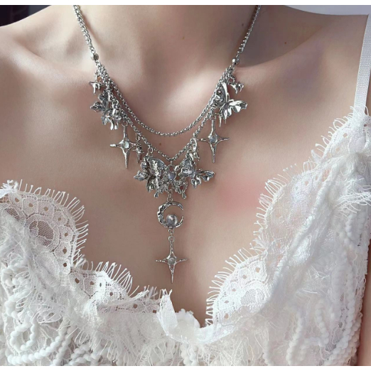 [ XxholicC ] - VÒNG CỔ Extra Bling Trăng Bướm
