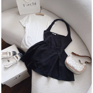 Set Yếm Đen + Áo Pull Trắng Cổ Tròn ( size S)