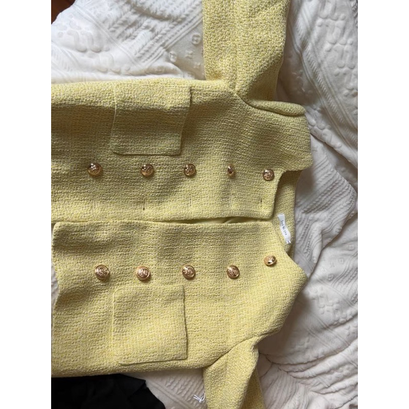 Áo khoác blazer vải tweed màu vàng giống Lisa BLACKPINK