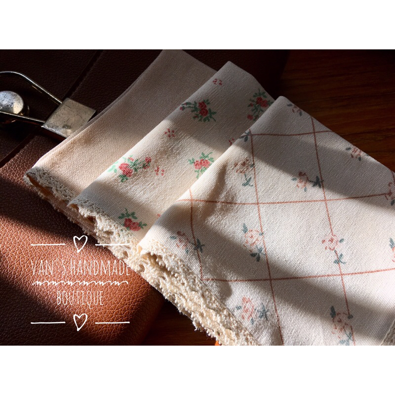 Khăn tay vải linen 1 lớp viền ren Vintage, quà tặng handmade