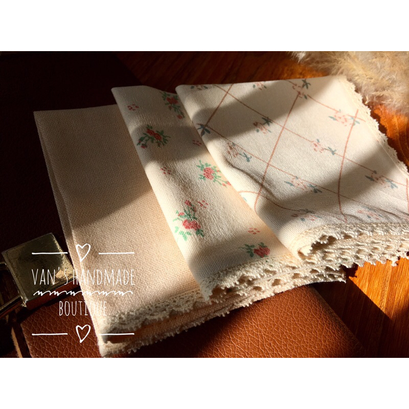 Khăn tay vải linen 1 lớp viền ren Vintage, quà tặng handmade