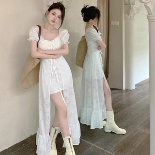 váy xẻ tà oder không có sẵn