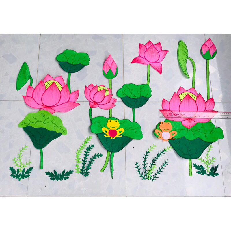 Hoa Sen Trang Trí Lớp Làm Bằng Nỉ Kích Thước 1m x 1.3m