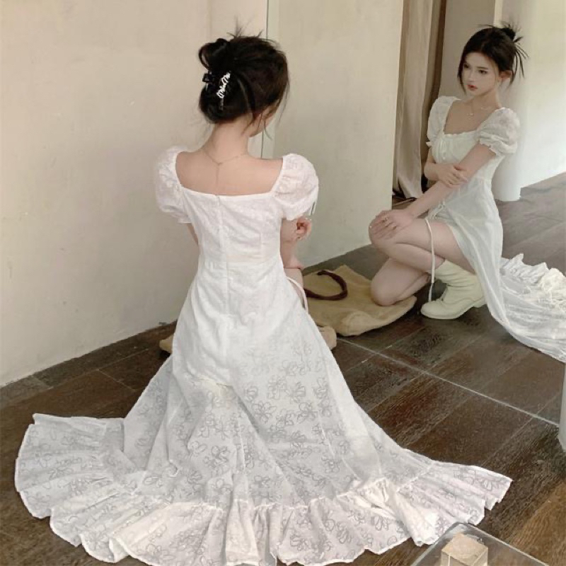 Váy xẻ tà oder không có sẵn