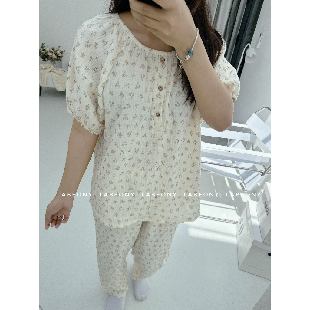 Đồ bộ nữ mặc nhà Pyjama cổ tròn đính cúc ngắn dài muslin Hàn Labeony