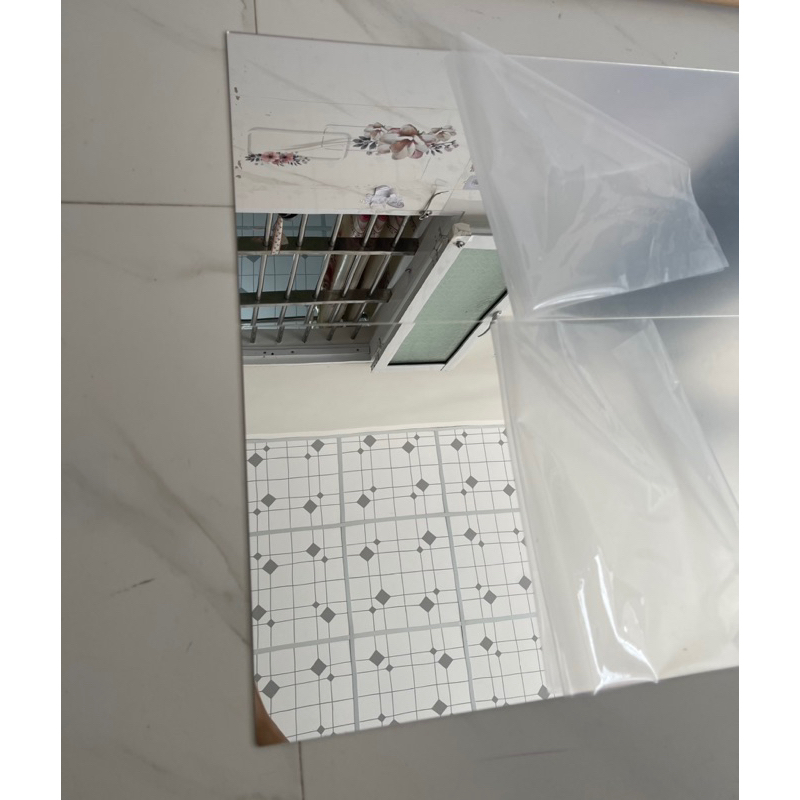 Gương Montessori tay vịn chống vỡ An Toàn  cho bé