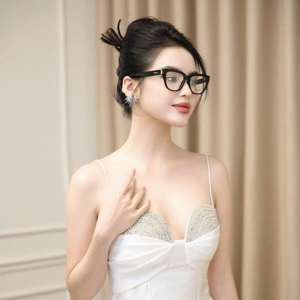 Gọng kính cận nữ Salvatore Ferragamore SF2893 001 Black