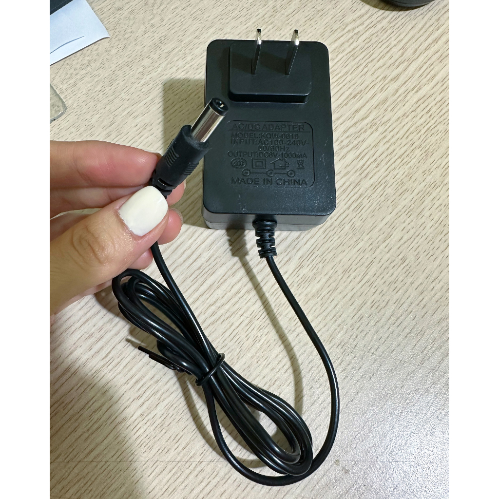 Sạc xe điện trẻ em. Sạc xe máy điện trẻ em 6V-1000mAh, có đèn báo led