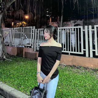 Áo trễ vai vạt chéo
