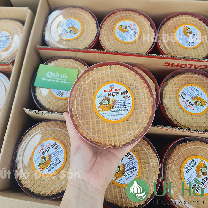 Bánh Kẹp Mè Cẩm Huê Hộp 200gr Bánh Thơm Ngon Giòn Rụm - Út Hà Đặc Sản