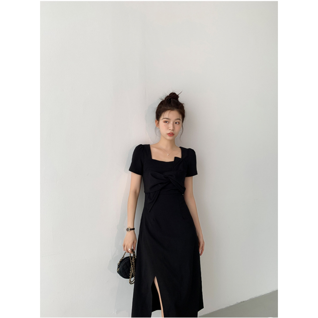 Váy đầm đen cổ vuông ngực nơ đuôi xẻ dài qua gối phong cách Hàn Quốc MS8823
